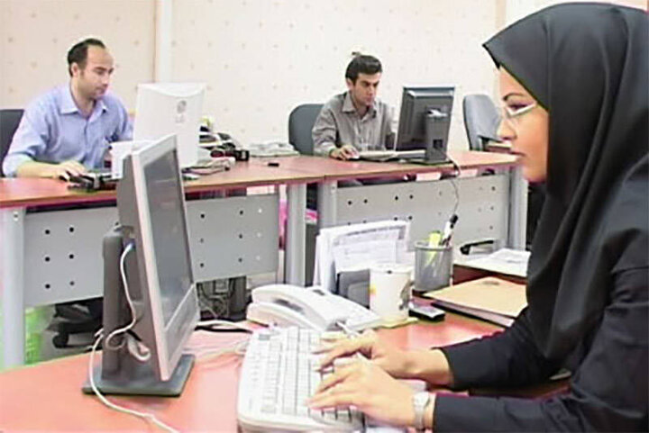 نیروهای شرکتی باوجود کاهش حقوق راضی به تبدیل وضعیت هستند
