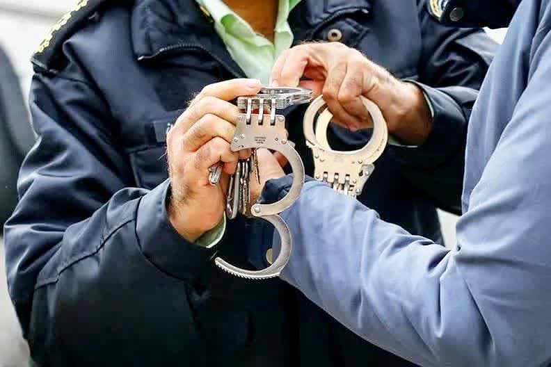مفقودی برگ سبز خودروی سواری -هاچ بک، سیستم: فونیکس، تیپ:FX-51E314T، شماره شاسی: NATHBAWT3P1018654، شماره موتور: MVMF4J16AHR030283 و پلاک شماره ایران34-897هـ 87 اینجانب نگهدار پیروندموری مفقود و از درجه اعتبار ساقط میباشد.لازم به ذکر است آقای مازیار زراتی خودرو مذکور فونیکس رو از آقای نگهدار پیروندموری خریداری و از ایشان وکالت دارد.خ